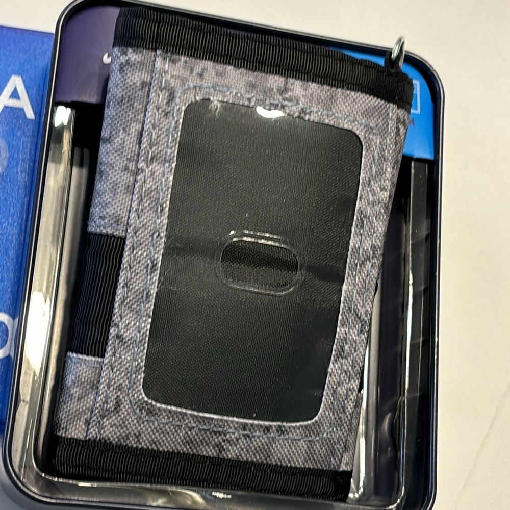 Aeropostale Gray Tri-Fold Wallet - Picture 4 of 11